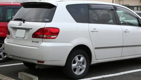 Toyota Ipsum (CM2)-1