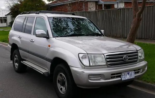 Toyota Land Cruiser (J100, facelift 2002)-0