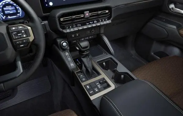 Toyota Land Cruiser (J250)-0