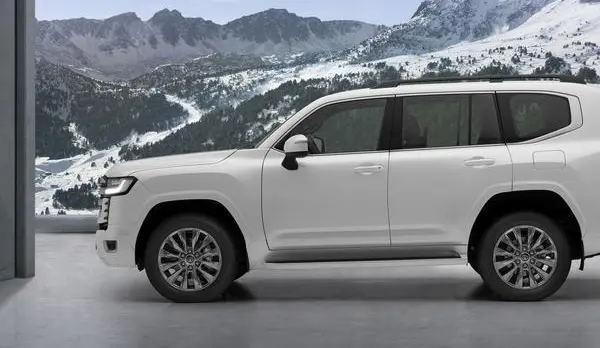 Toyota Land Cruiser (J300)-1