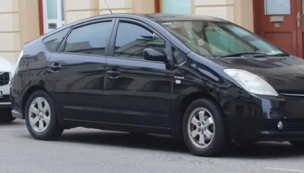 Toyota Prius II (NHW20)