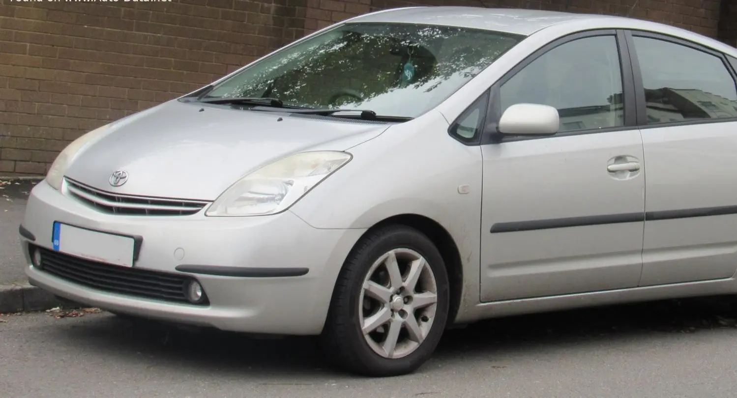 Toyota Prius II (NHW20)-15