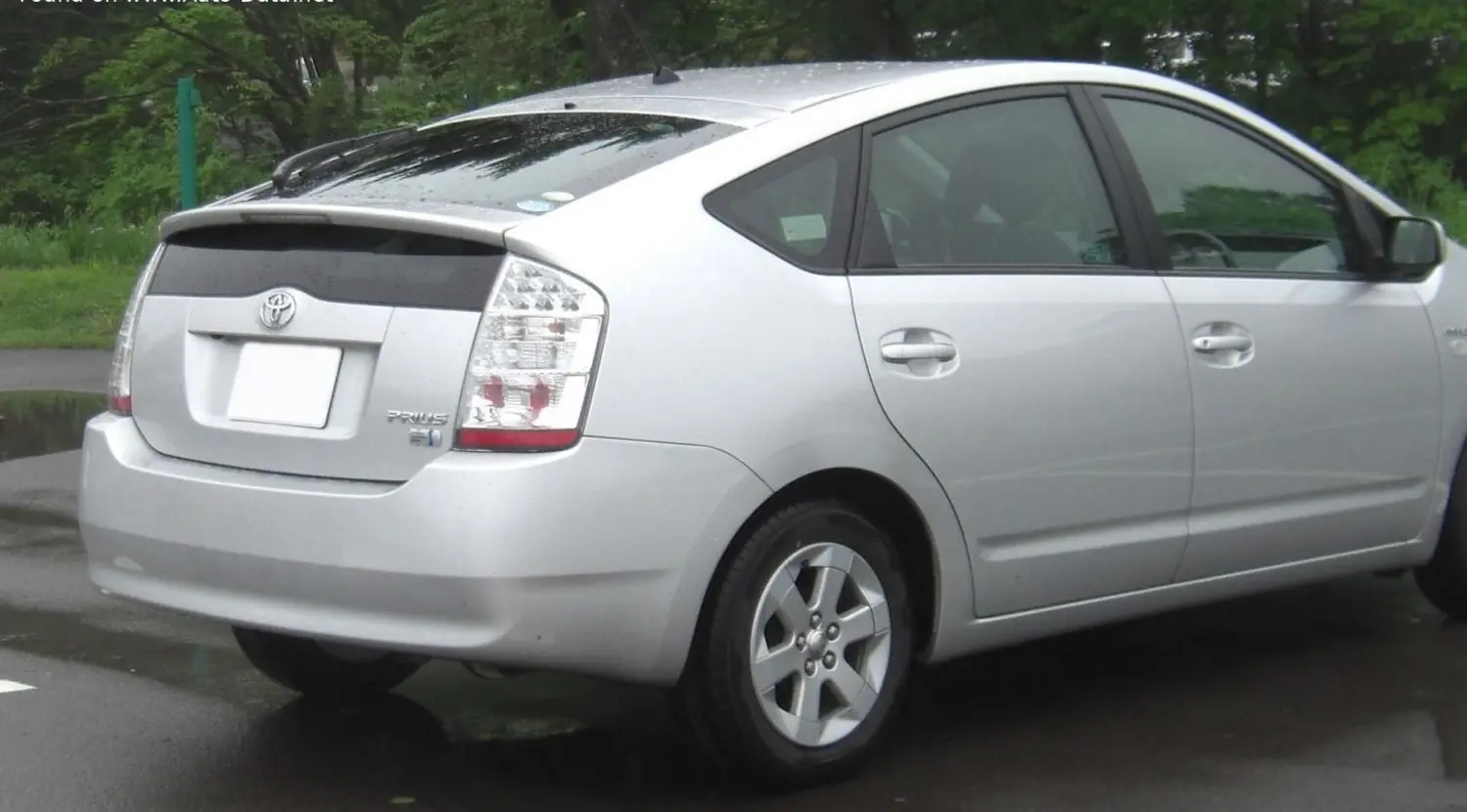 Toyota Prius II (NHW20)-2