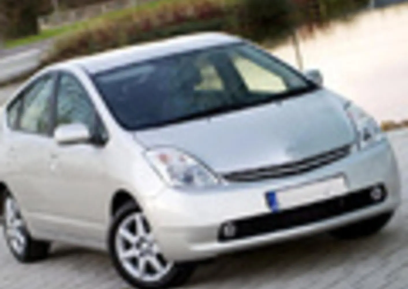 Toyota Prius II (NHW20)-16