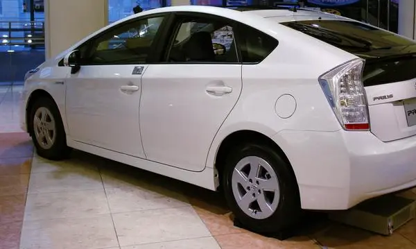 Toyota Prius III (ZVW30)-3