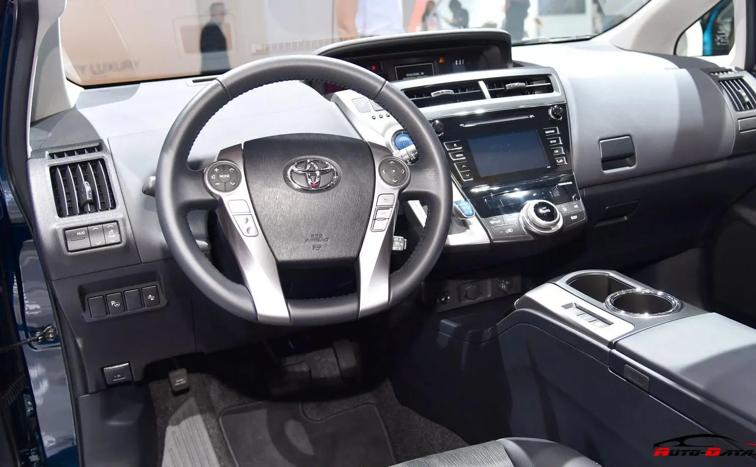 Toyota Prius+ (facelift 2015)-8