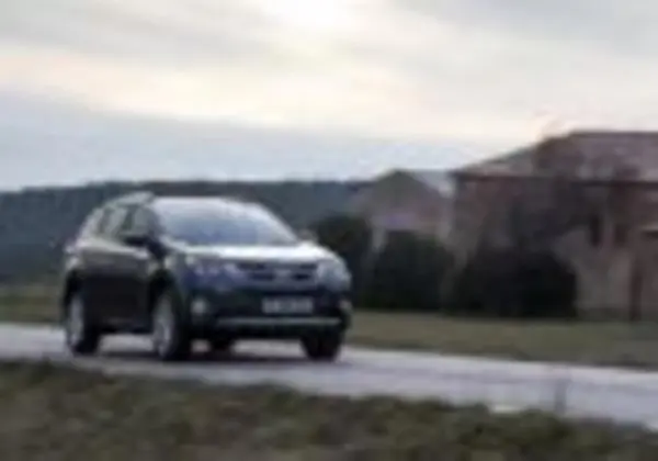 Toyota RAV4 IV-11