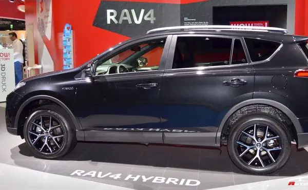 Toyota RAV4 IV (facelift 2015)-2
