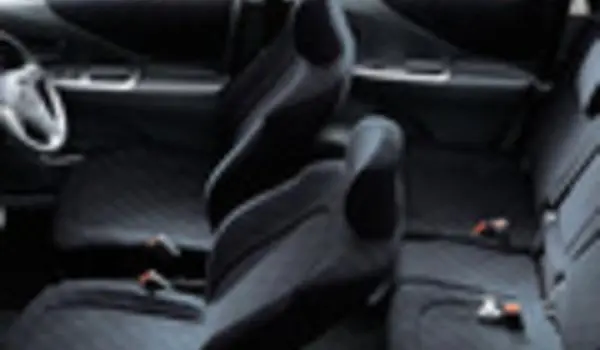 Toyota Ractis I-7
