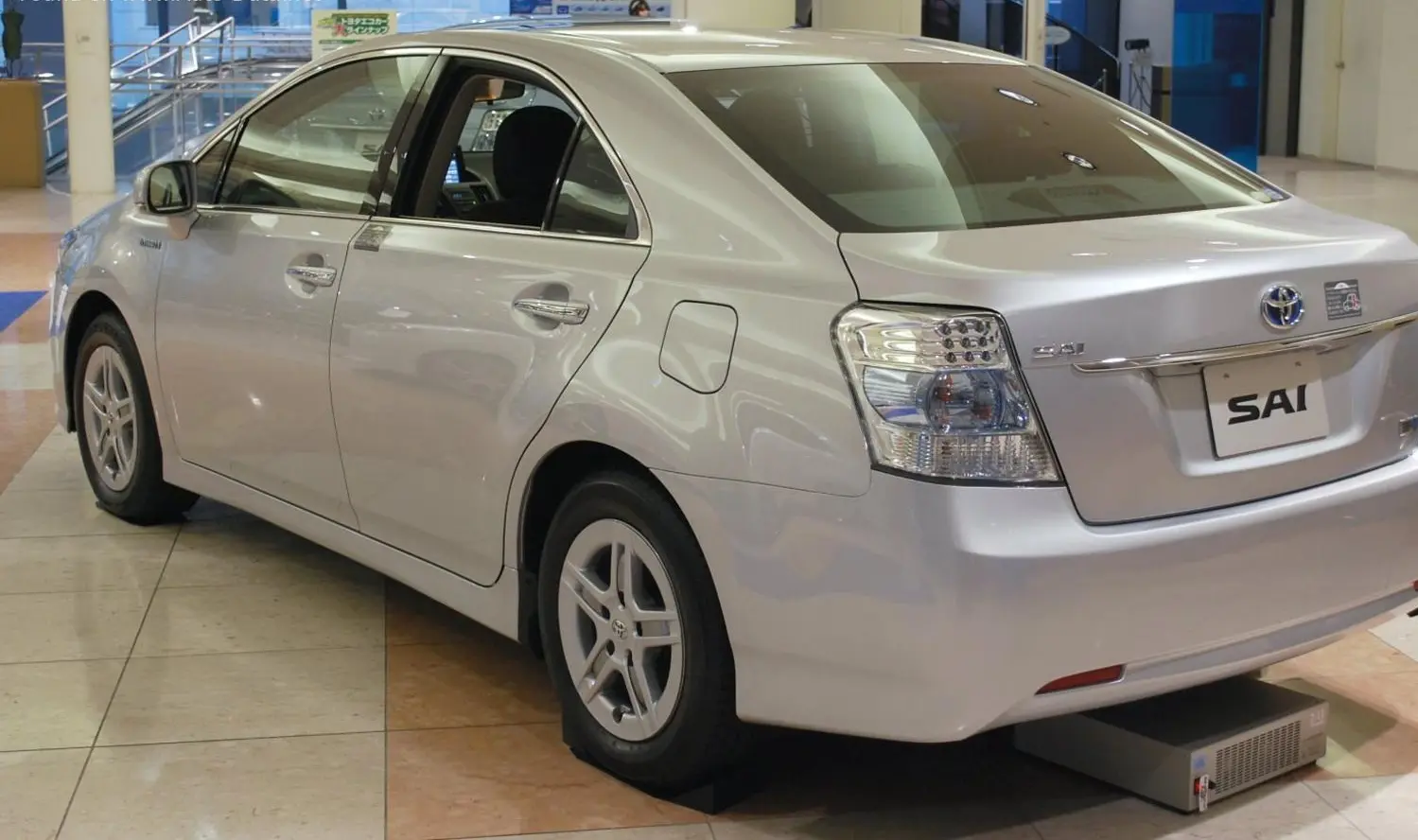 Toyota Sai-3