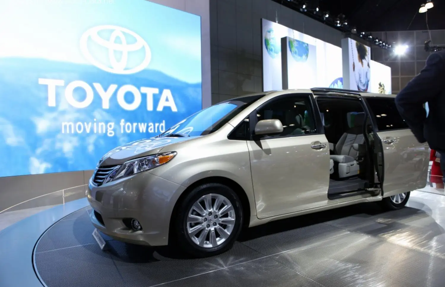 Toyota Sienna III-3