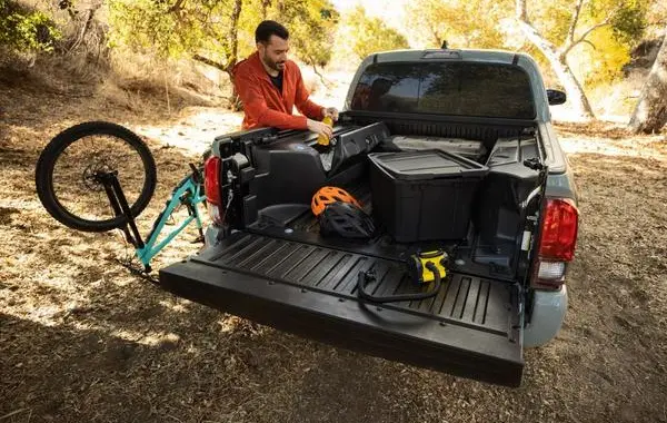 Toyota Tacoma III Double Cab (facelift 2020)-2