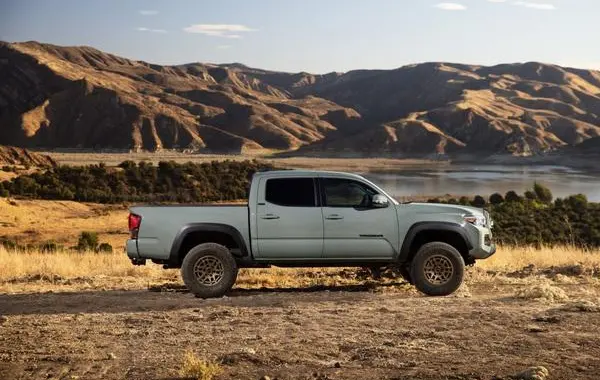 Toyota Tacoma III Double Cab (facelift 2020)-0