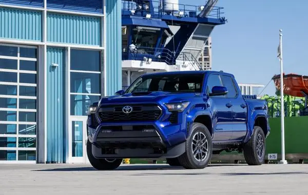 Toyota Tacoma IV Double Cab-7