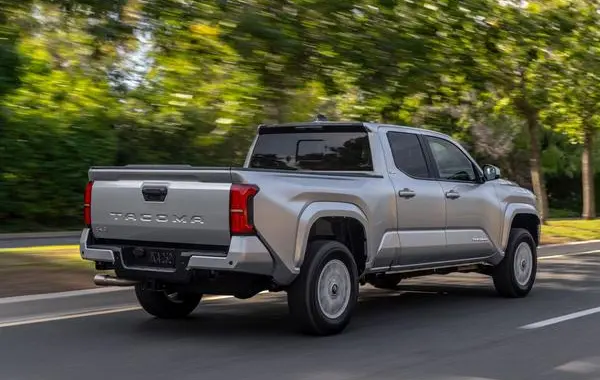 Toyota Tacoma IV Double Cab Long-6