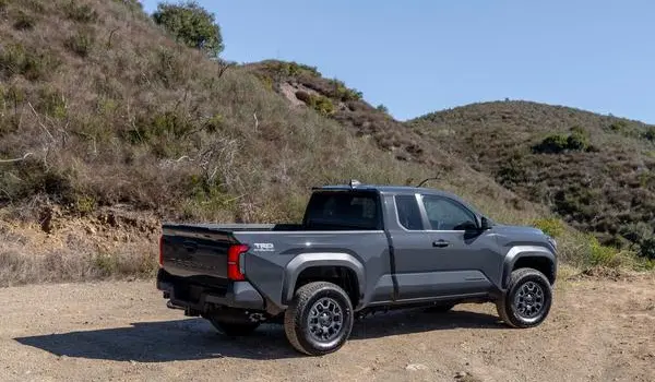 Toyota Tacoma IV XtraCab-6