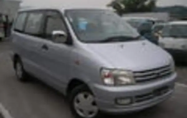 Toyota Town Ace Noah-2