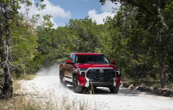 Toyota Tundra III CrewMax Short Bed-0