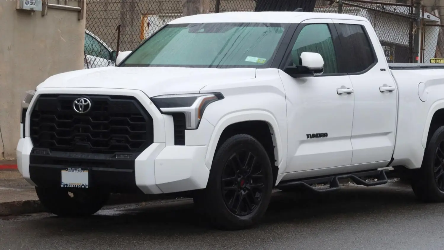 Toyota Tundra III Double Cab Standard Bed-0