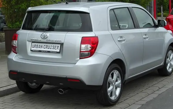 Toyota Urban Cruiser I-1