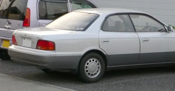 Toyota Vista (V40)-0