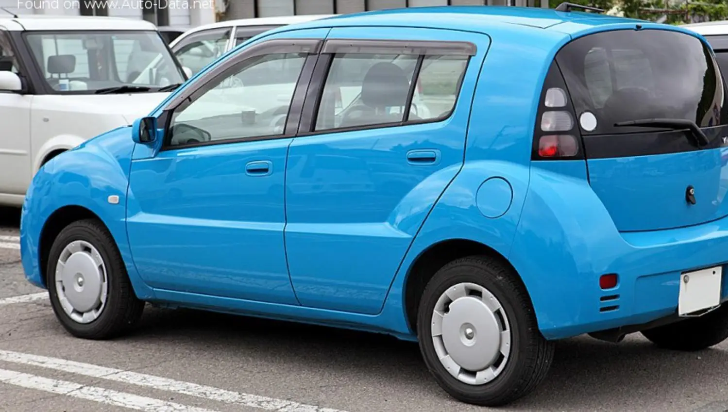 Toyota Will Cypha-1