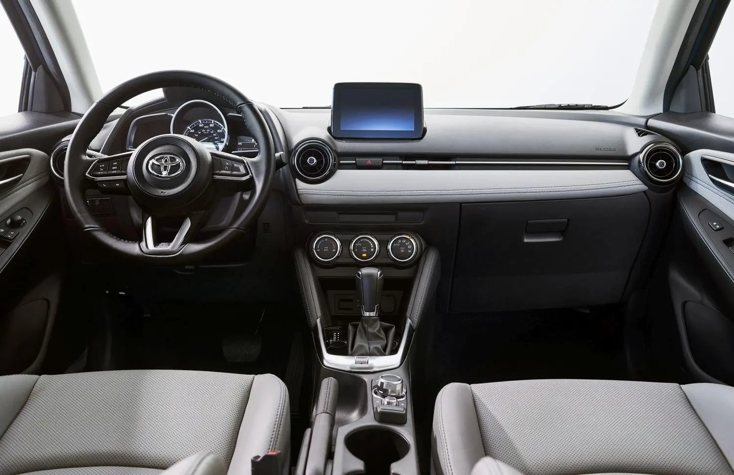 Toyota Yaris Hatchback (USA) (facelift 2019)-8