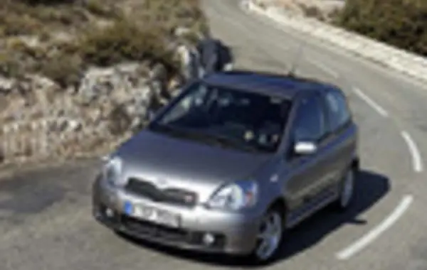 Toyota Yaris I (facelift 2003) 3-door-5