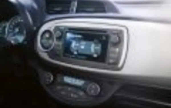 Toyota Yaris III-4