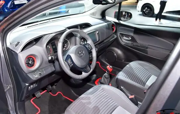 Toyota Yaris III (facelift 2017)-2