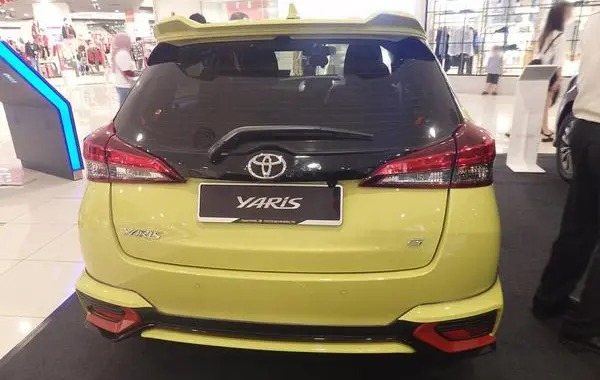 Toyota Yaris (XP150, facelift 2017)-1