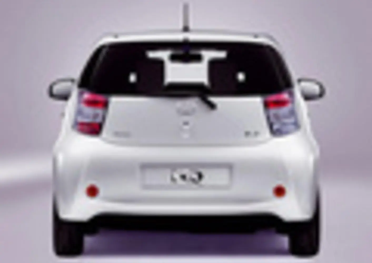 Toyota iQ-8