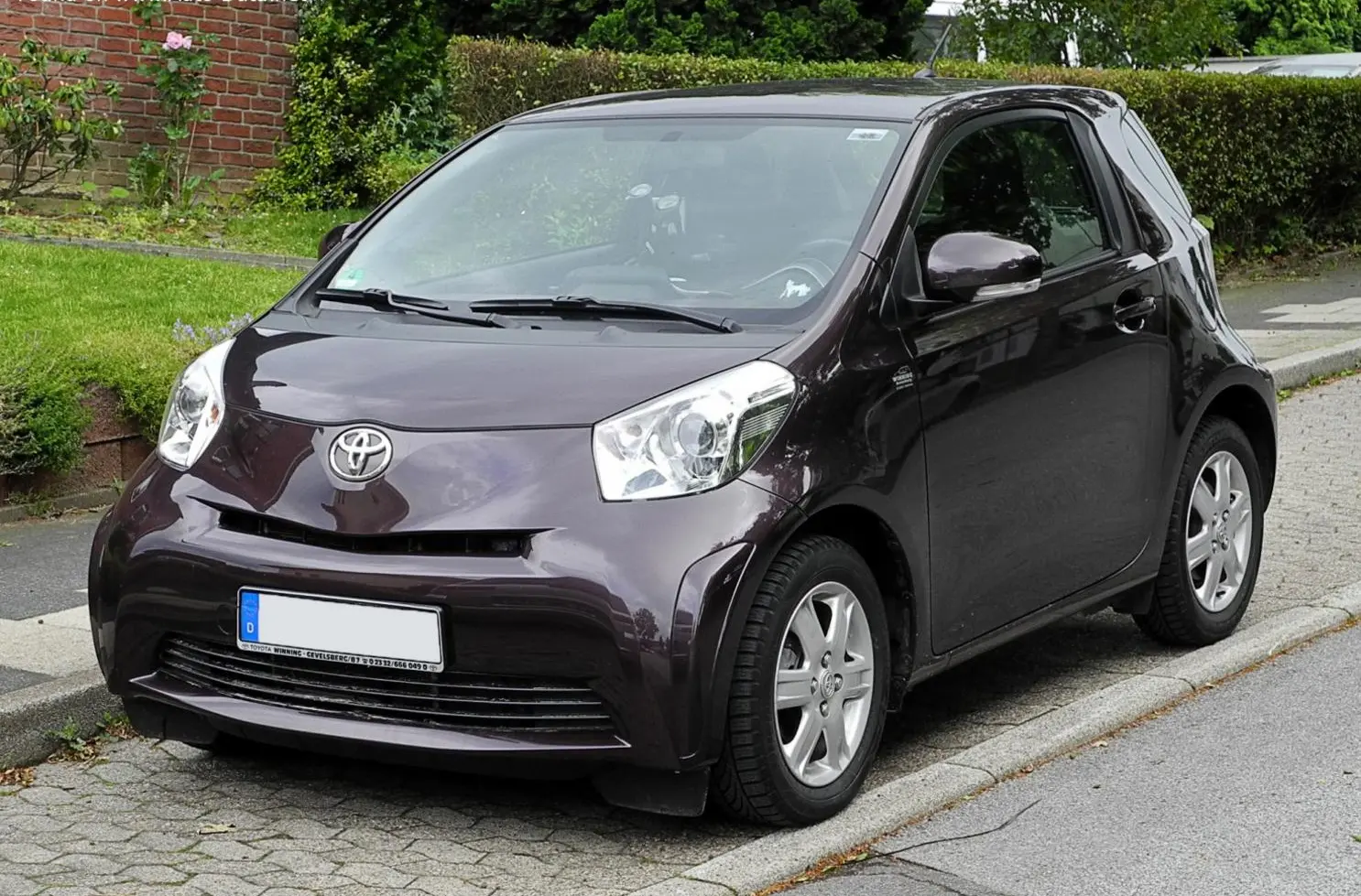 Toyota iQ-2