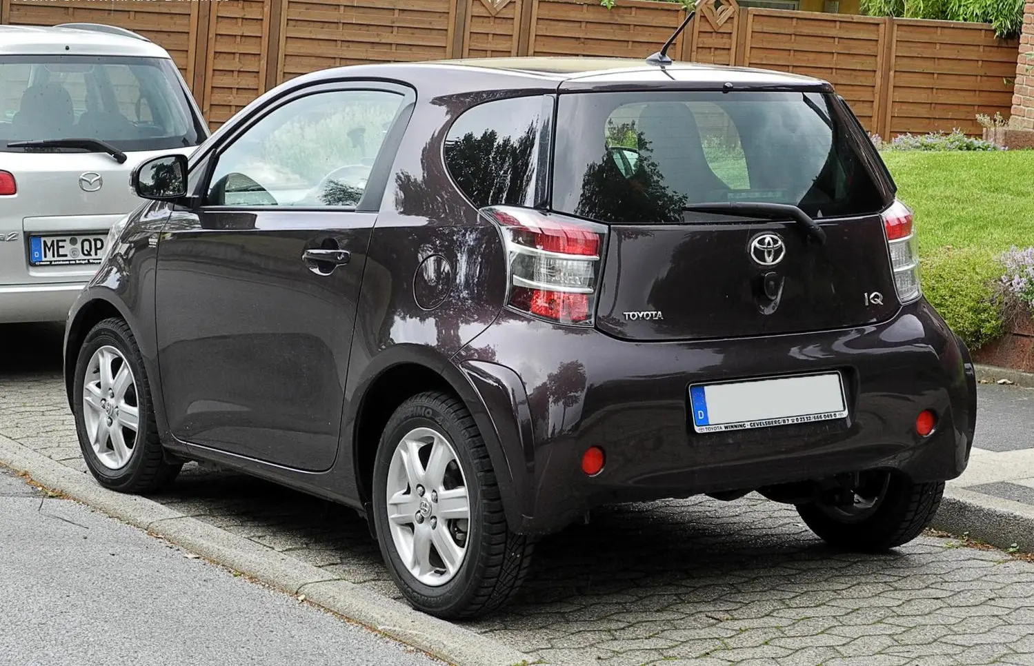 Toyota iQ-3