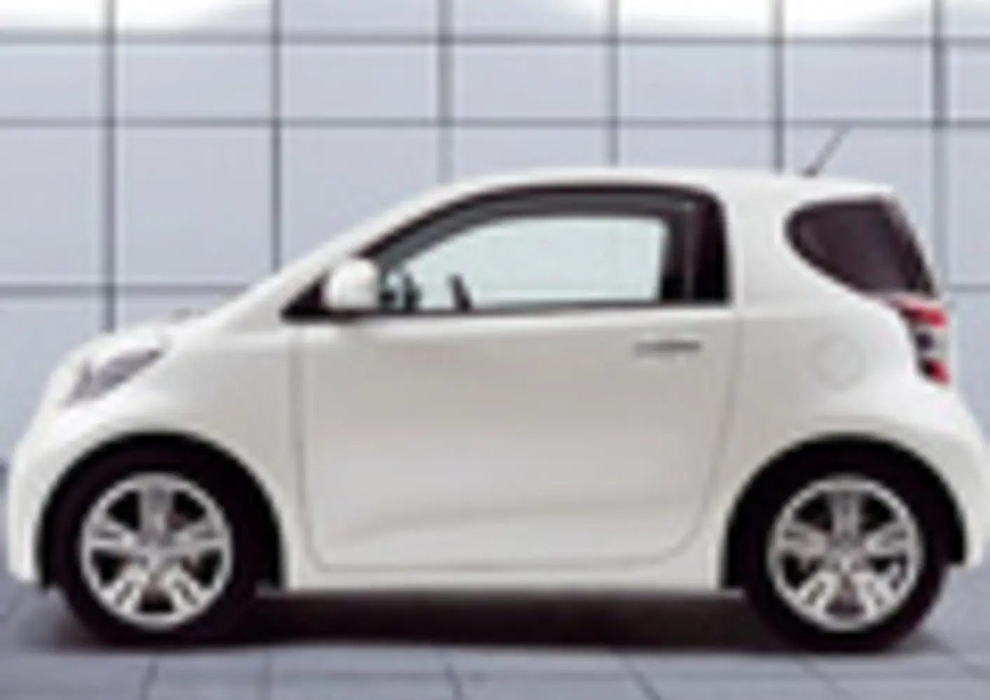 Toyota iQ-0