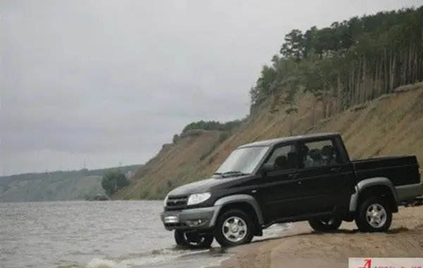 UAZ Pickup (23632)
