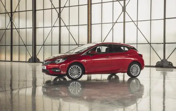 Vauxhall Astra Mk VII (facelift 2019)-1
