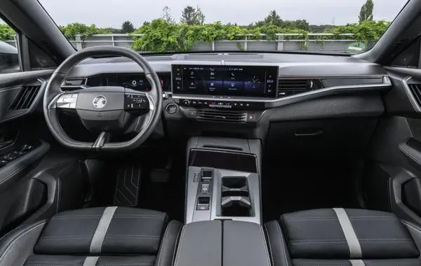 Vauxhall Grandland II-6