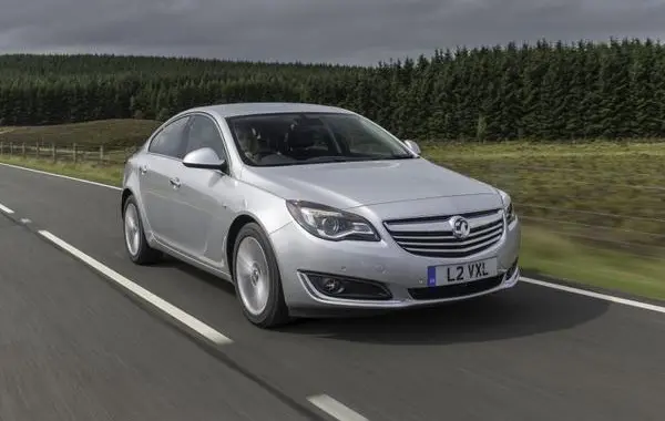 Vauxhall Insignia I Hatchback (facelift 2013)-2
