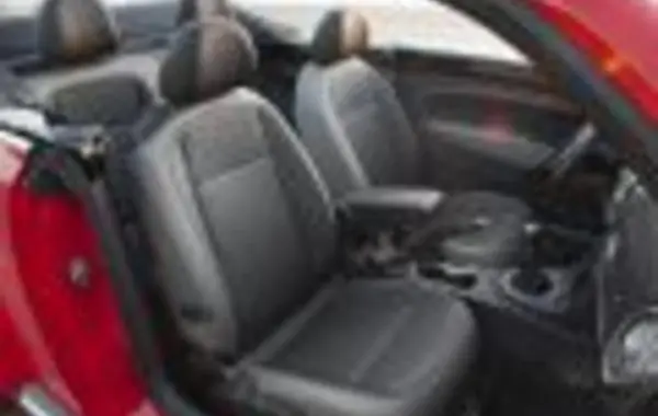 Volkswagen Beetle Convertible (A5)-5