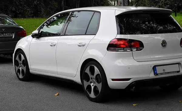 Volkswagen Golf VI (5-door)-6