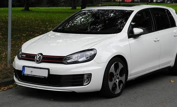 Volkswagen Golf VI (5-door)-5