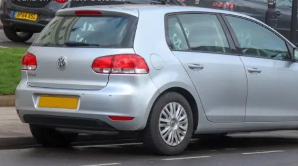 Volkswagen Golf VI (5-door)-7