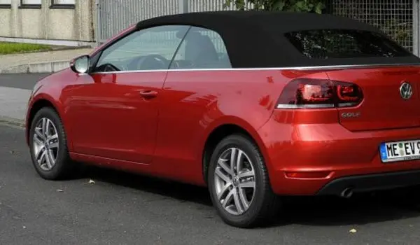 Volkswagen Golf VI Cabriolet-1