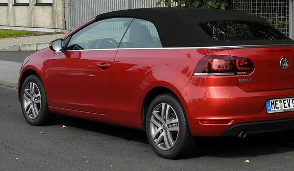 Volkswagen Golf VI Cabriolet-2