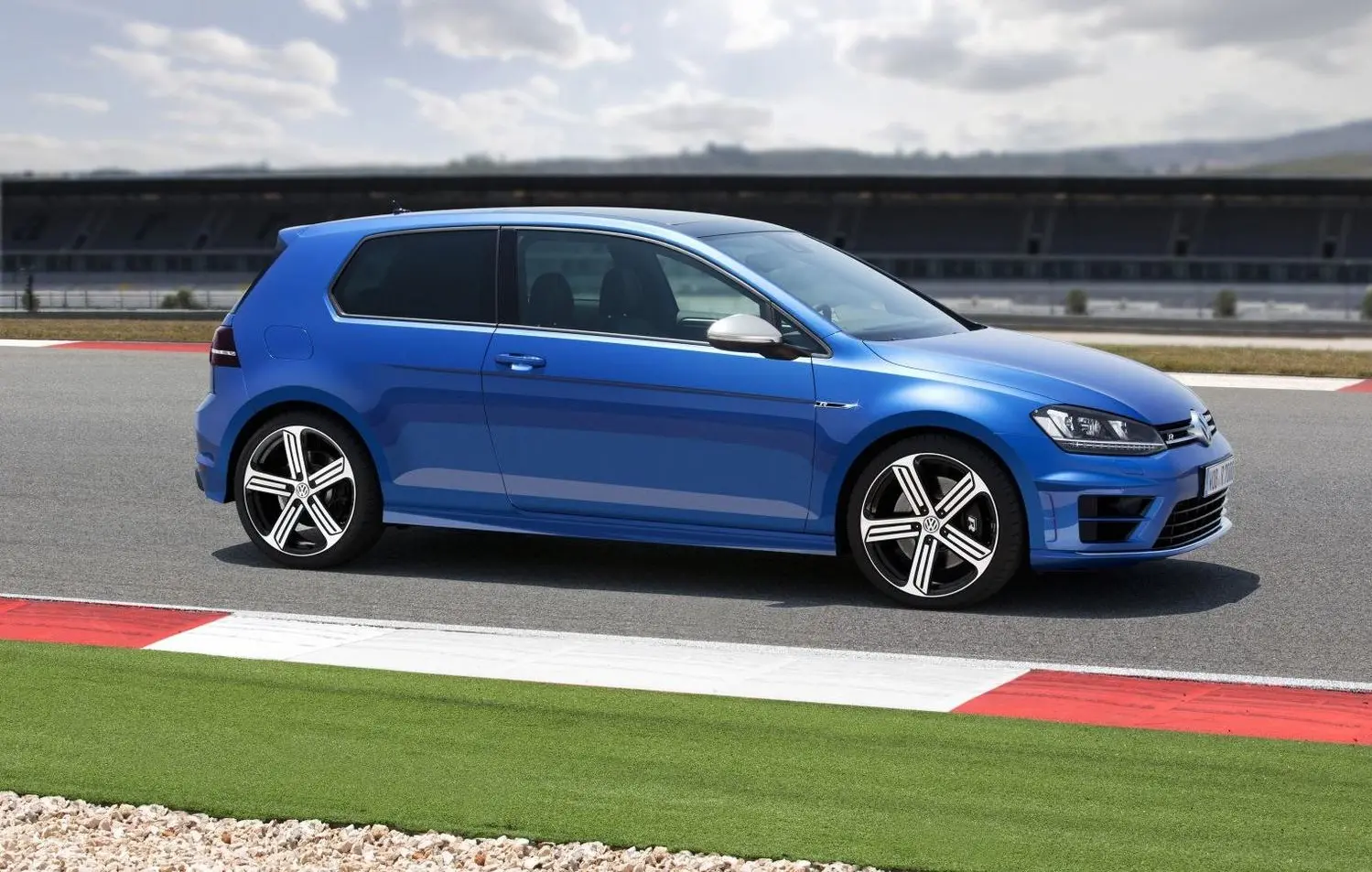 Volkswagen Golf VII (3-door)-4