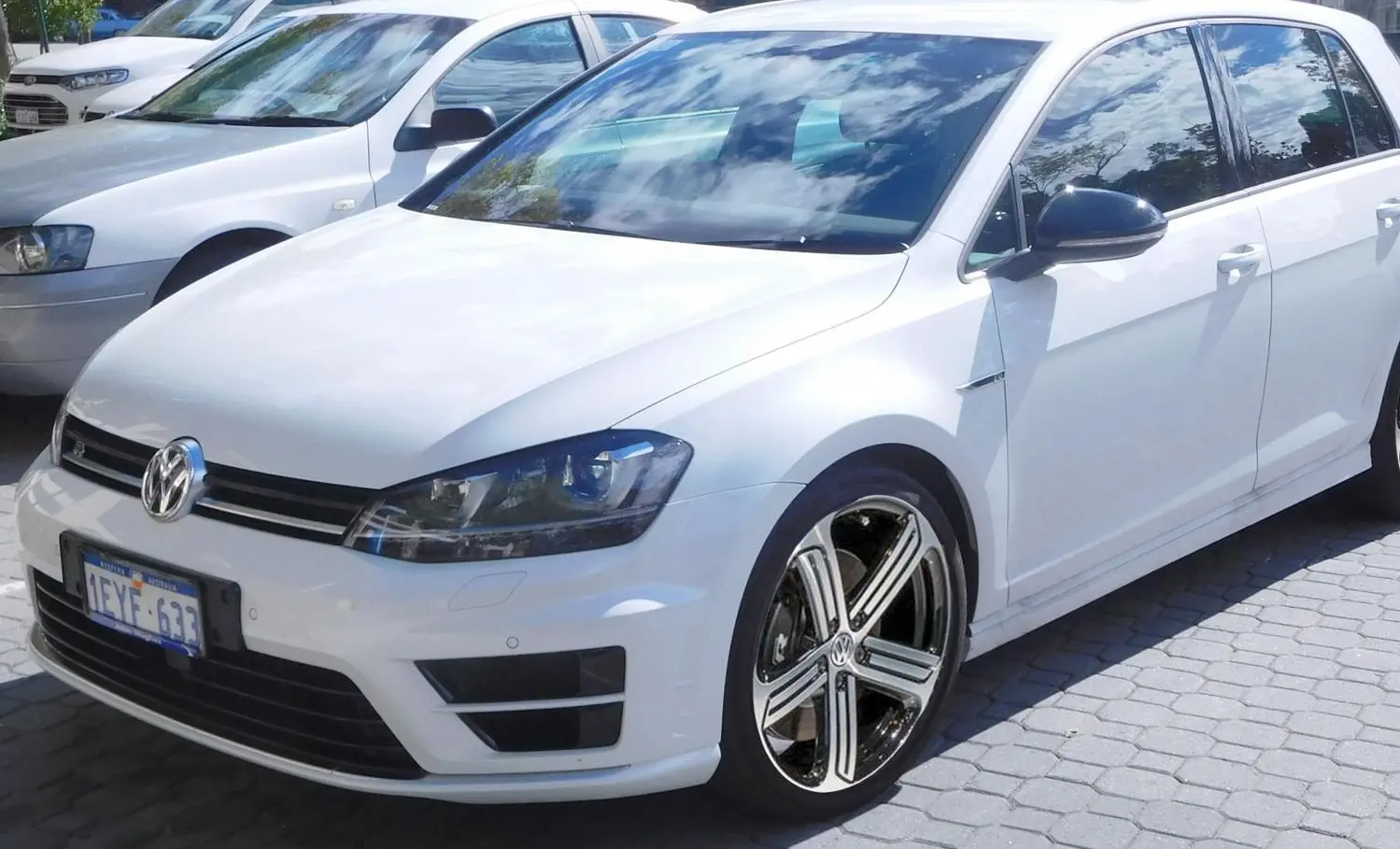 Volkswagen Golf VII (5-door)-3