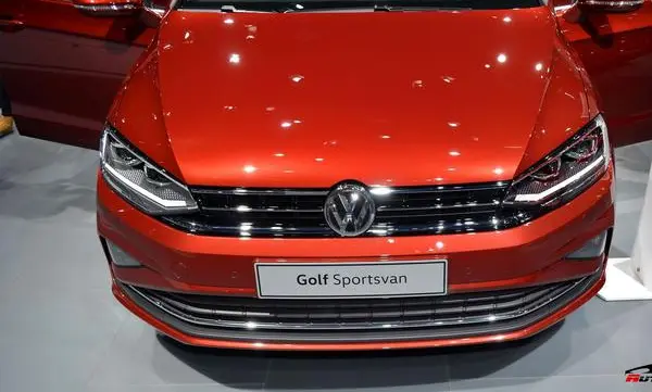 Volkswagen Golf VII Sportsvan (facelift 2017)-2