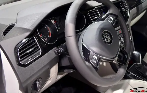 Volkswagen Golf VII Sportsvan (facelift 2017)-6