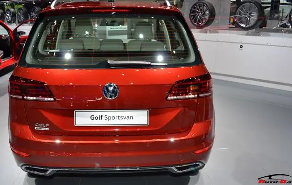 Volkswagen Golf VII Sportsvan (facelift 2017)-1
